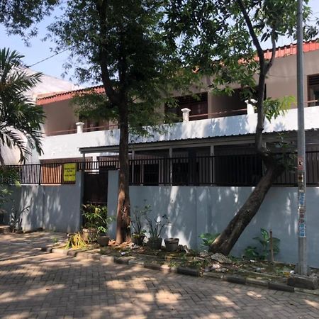 Oyo 90482 Rumah Oma Syariah Kupang  Exterior foto