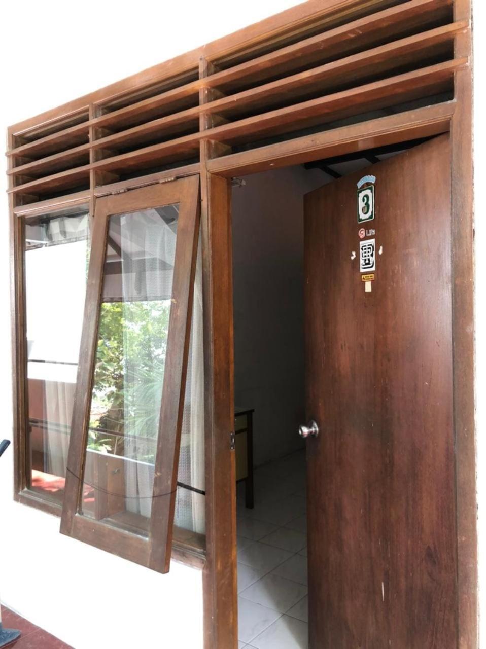Oyo 90482 Rumah Oma Syariah Kupang  Exterior foto